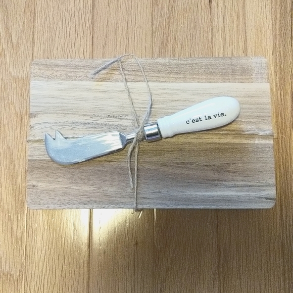 French Wooden Cutting Board - Picture 3 of 7